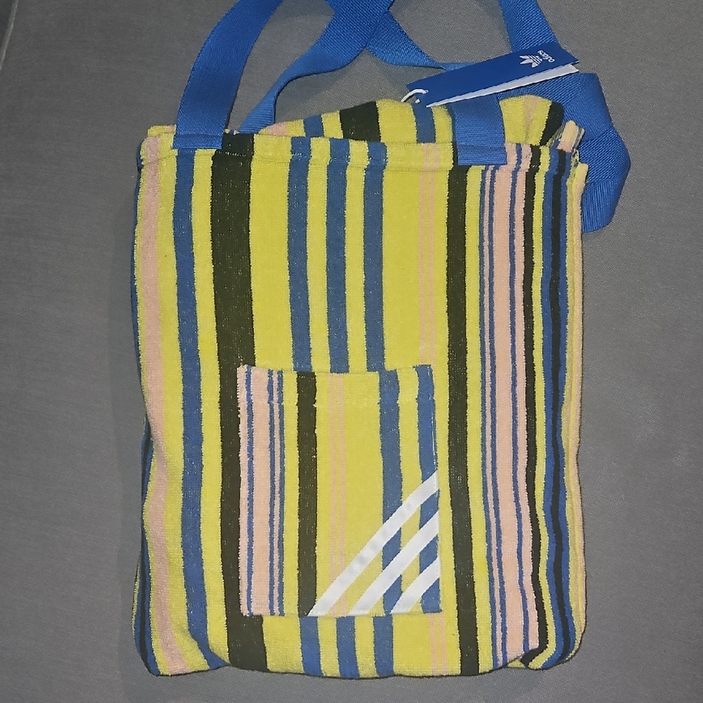 Adidas Towel Tote / Packable Towel